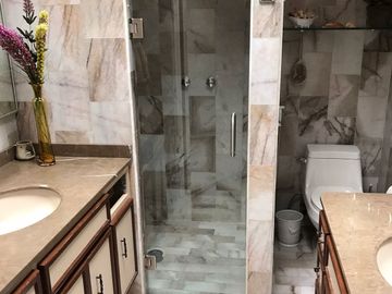 CASA SOLA EN UNA DE LAS MEJORES ZONAS DE LA COLONIA DEL VALLE
