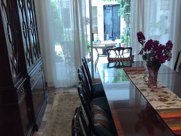 CASA SOLA EN UNA DE LAS MEJORES ZONAS DE LA COLONIA DEL VALLE