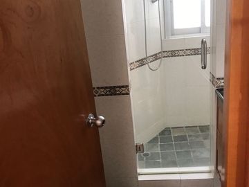CASA SOLA EN UNA DE LAS MEJORES ZONAS DE LA COLONIA DEL VALLE