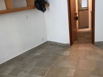 CASA SOLA EN UNA DE LAS MEJORES ZONAS DE LA COLONIA DEL VALLE