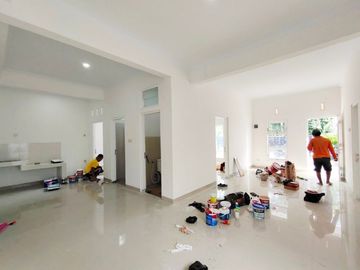 Rumah minimalis baru dalam perumahan dekat Bandara Adi Sucipto
