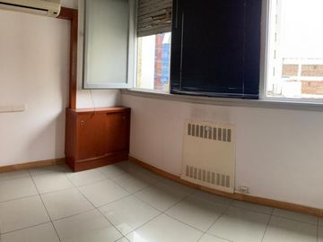 Oficina con Bano propio