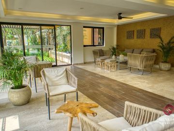 Departamento con diseño lock off, terraza privada con vista verde, 2 albercas, a