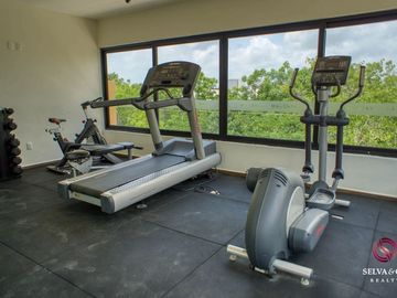 Departamento con diseño lock off, terraza privada con vista verde, 2 albercas, a