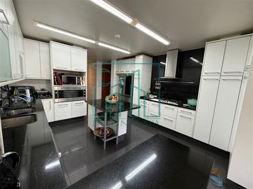 Duplex 5D y 4B más 4 Est. Jardin a pasos Colegio Los Alerces