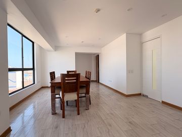🏡 ¡Departamento de estreno en San Andrés 1ra Etapa! En Piso 9 🌆

📍 Ubicado en una de las zonas más estratégicas de la ciudad, cerca de universidades