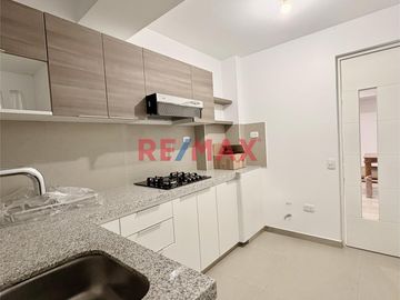 🏡 ¡Departamento de estreno en San Andrés 1ra Etapa! En Piso 9 🌆

📍 Ubicado en una de las zonas más estratégicas de la ciudad, cerca de universidades