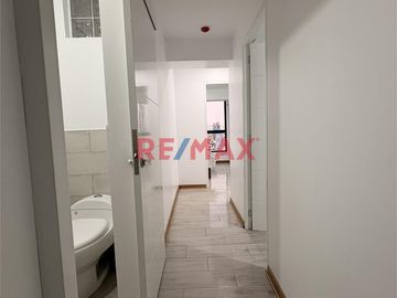 🏡 ¡Departamento de estreno en San Andrés 1ra Etapa! En Piso 9 🌆

📍 Ubicado en una de las zonas más estratégicas de la ciudad, cerca de universidades