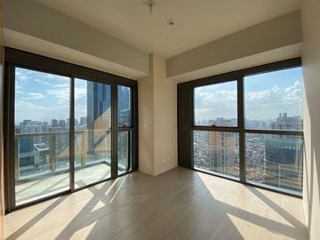 Uptown Ritz Corner Semi-Furnished 4Bedroom Unit with 3 Balconies