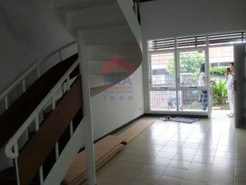 Rumah sukawarna lokasi tengah kota sayap Pasteur 5 menit tol Pasteur