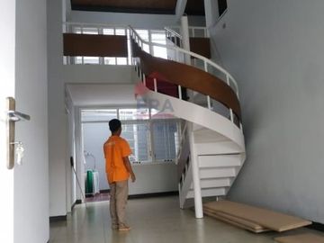 Rumah sukawarna lokasi tengah kota sayap Pasteur 5 menit tol Pasteur