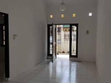 Rumah Siap Huni di Taman Kopo Indah 3 dekat tol margaasih