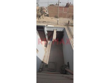 Se Vende Cochera Externa En Carabayllo