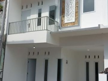 Rumah cluster 2 lantai di Kp Tengah Kramat jati Jakarta Timur