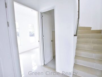 House and lot for sale in Cavite, with Balcony, near Manila
