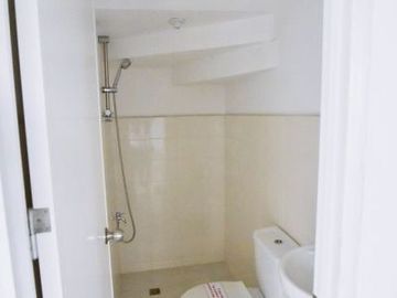 House and lot for sale in Cavite, with Balcony, near Manila