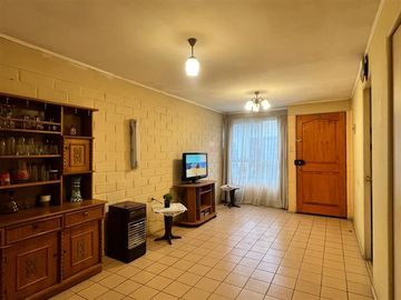 Casa en venta de 3D. 1B. 2E.