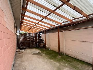 Casa en venta de 3D. 1B. 2E.