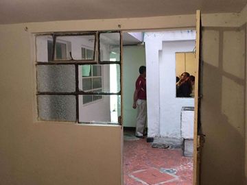 CASA AMPLIA Y  RENTABLE  EN VENTA BARRIO ROMA IV, BOGOTA COLOMBIA