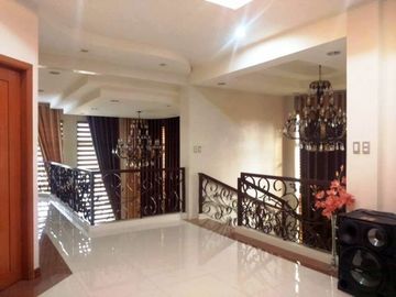 Spacious Two Storey House and Lot for Sale in Hensonville An