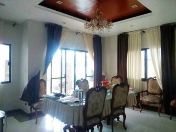 Spacious Two Storey House and Lot for Sale in Hensonville An