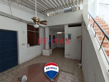 🏡 ¡OPORTUNIDAD ÚNICA EN PIURA! 🏡

¿Estás buscando la casa perfecta en una ubicación privilegiada? ¡Tu búsqueda ha terminado! Presentamos una exclusi
