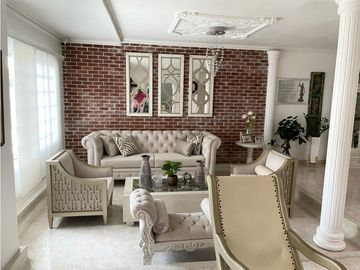 SE VENDE CASA EN LA CASTELLANA DE MONTERA