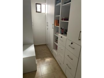 SE VENDE CASA EN LA CASTELLANA DE MONTERA