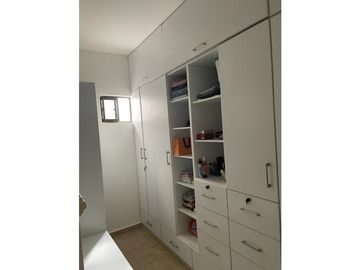 SE VENDE CASA EN LA CASTELLANA DE MONTERA