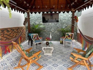 SE VENDE CASA EN LA CASTELLANA DE MONTERA