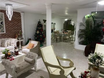 SE VENDE CASA EN LA CASTELLANA DE MONTERA