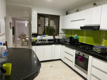 SE VENDE CASA EN LA CASTELLANA DE MONTERA