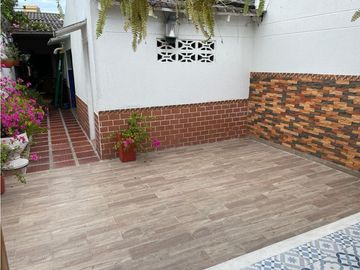 SE VENDE CASA EN LA CASTELLANA DE MONTERA