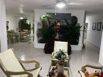 SE VENDE CASA EN LA CASTELLANA DE MONTERA
