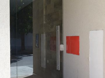 Mono ambiente divisible c/ balcón y AA al frente y renta (4 B)