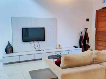 Rumah Mewah Modern di Jalan Palagan KM 7