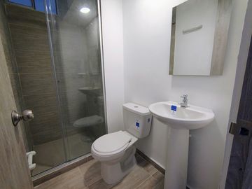 apartamento en arriendo en altos de los rosales. Cod A106990