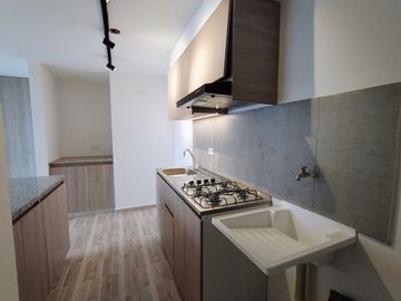 apartamento en arriendo en altos de los rosales. Cod A106990