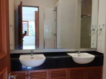 For Rent 4BR Beautiful House with Big Garden at South Kemang