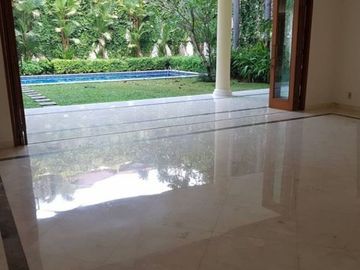 For Rent 4BR Beautiful House with Big Garden at South Kemang