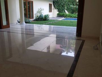 For Rent 4BR Beautiful House with Big Garden at South Kemang