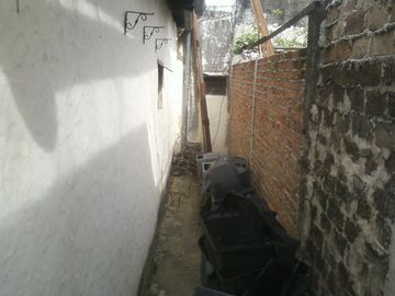 CASA CON LOCAL COMERCIAL IDEAL PARA 2 FAMILIAS en Glew Este