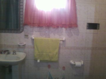 CASA CON LOCAL COMERCIAL IDEAL PARA 2 FAMILIAS en Glew Este