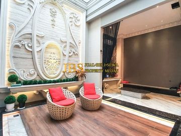 Dijual Villa Hook Very Lux View Swimming Pool Full Furnish Super Lux Komplek Citra Garden Cluster Mansion Garden
