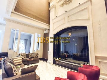 Dijual Villa Hook Very Lux View Swimming Pool Full Furnish Super Lux Komplek Citra Garden Cluster Mansion Garden