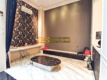 Dijual Villa Hook Very Lux View Swimming Pool Full Furnish Super Lux Komplek Citra Garden Cluster Mansion Garden