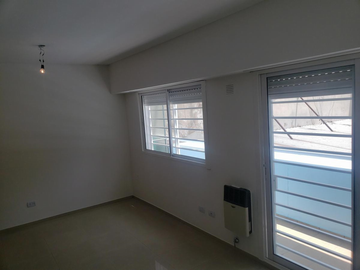 CON RENTA - Departamento en Venta en Almagro 1 ambiente 30 m2 + balcón al contrafrente - Pringles 1100