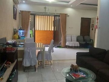 Rumah Cantik Full Renovasi di Cluster Aralia Harapan Indah Bekasi