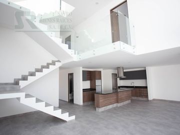 Casa con opción a 4a Habitación en Zibatá, Santiago de Querétaro Centro