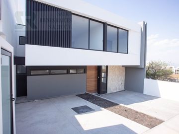 Casa con opción a 4a Habitación en Zibatá, Santiago de Querétaro Centro